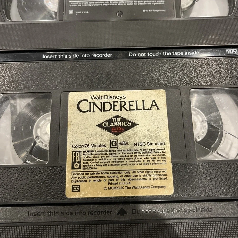 Walt Disney Movies VHS tapes Lot Of 4 Tapes no cases, Cinderella, 101, Aladdin - Picture 3 of 5